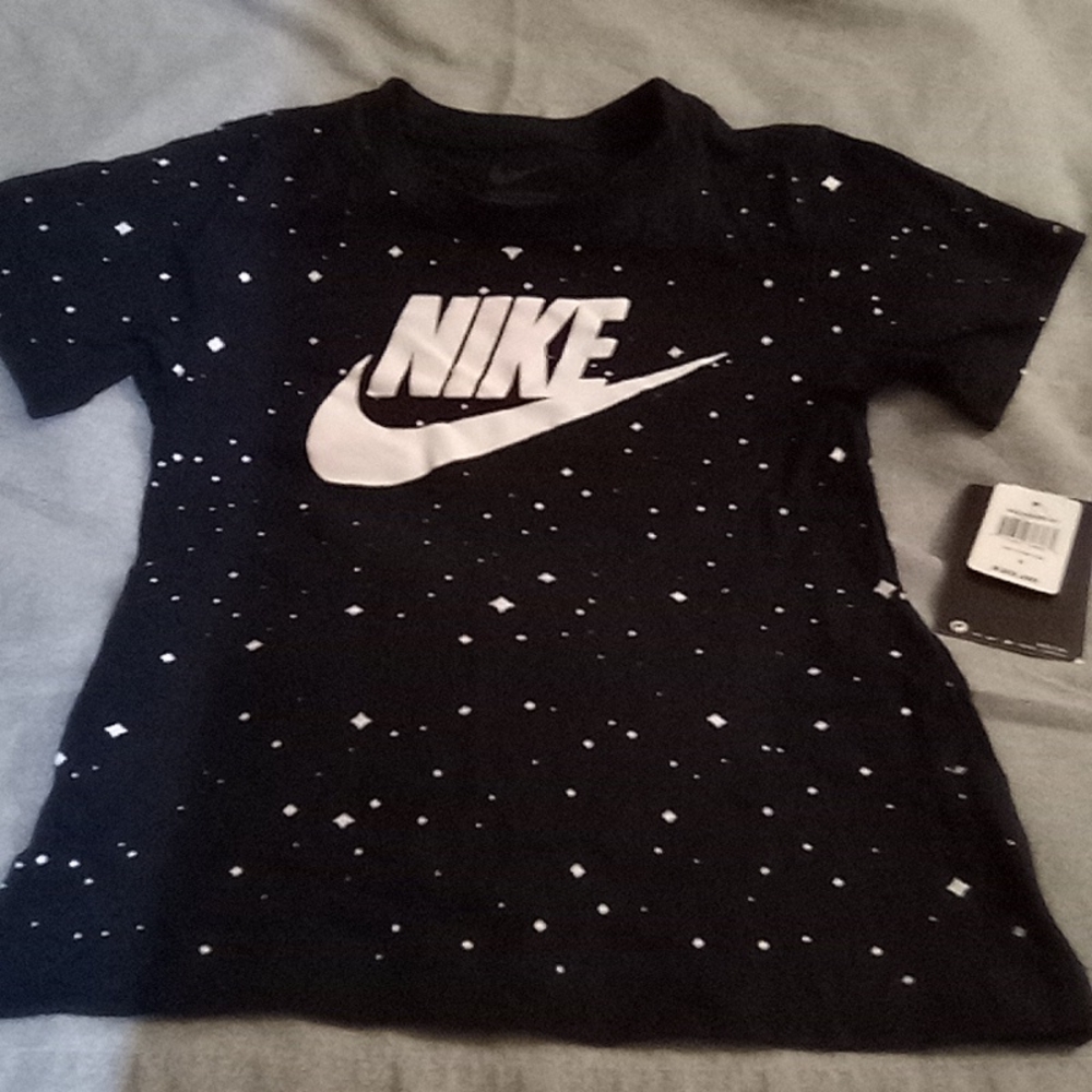 Boys Nike Tee Shirt Black Size 6